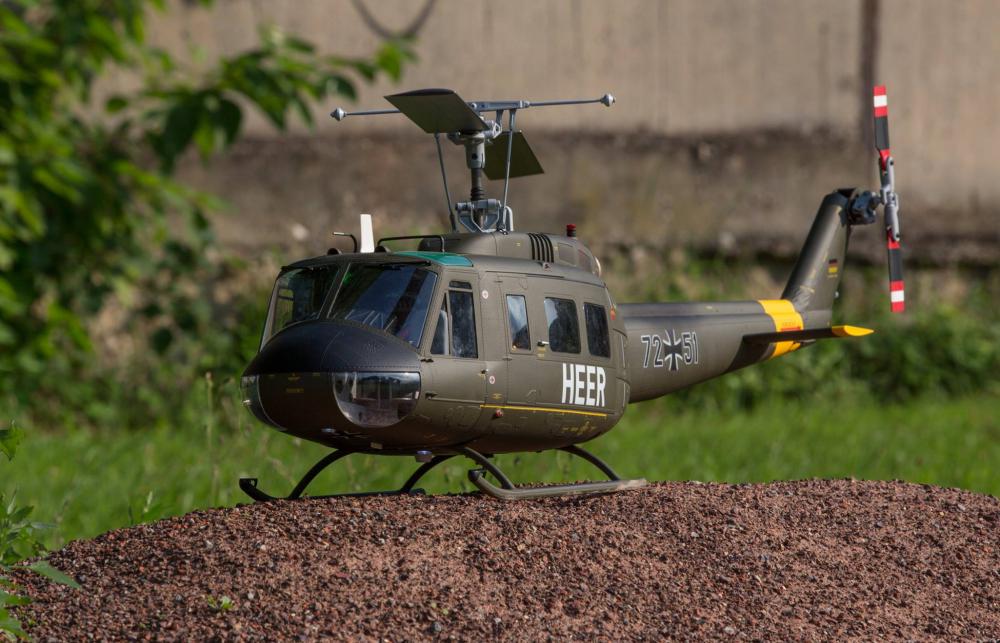 MasterArt-Helis UH 1D Huey 500 fuselage 1.JPG